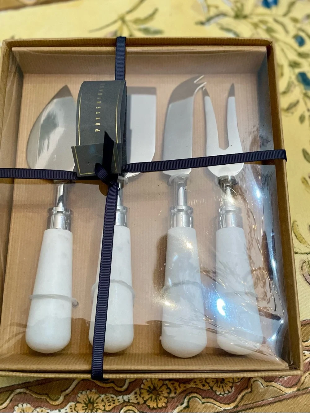 Pottery Barn White Marble-Handle 4-Piece Cheese Knife Set NWT -Airstream set.
